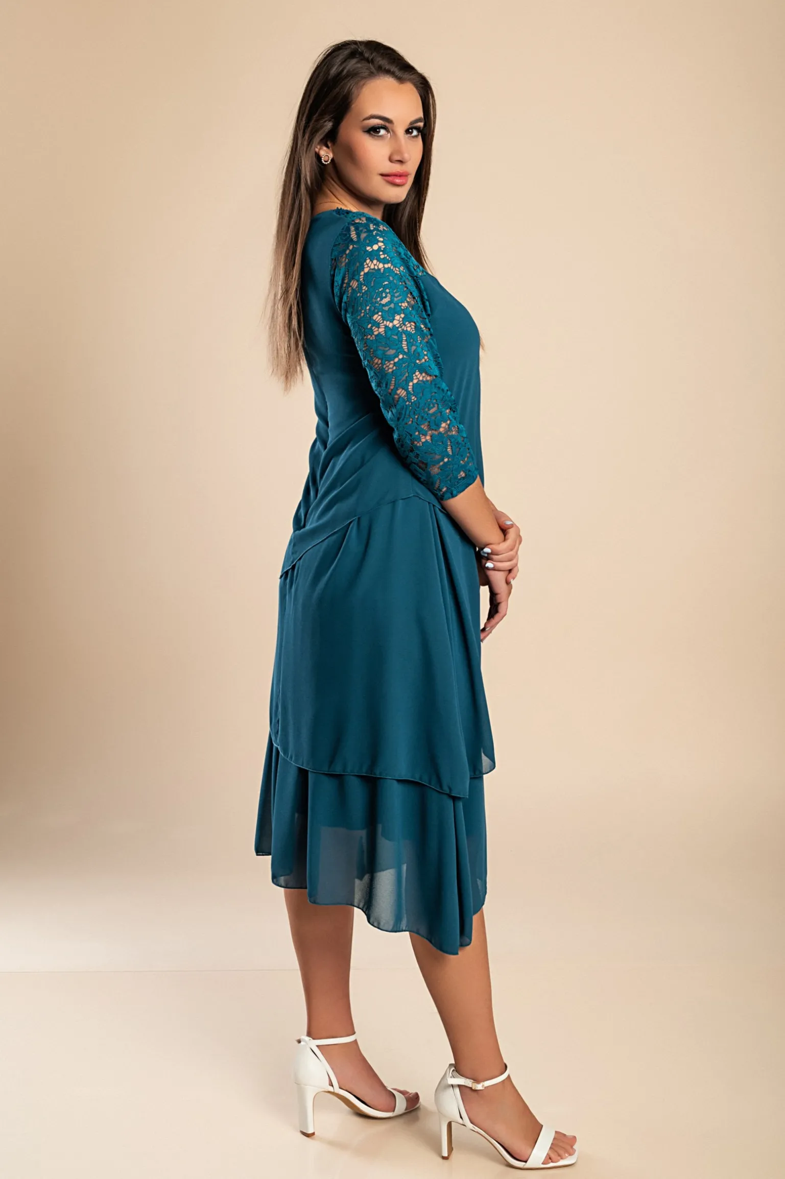 Abito elegante con pizzo, petrolio