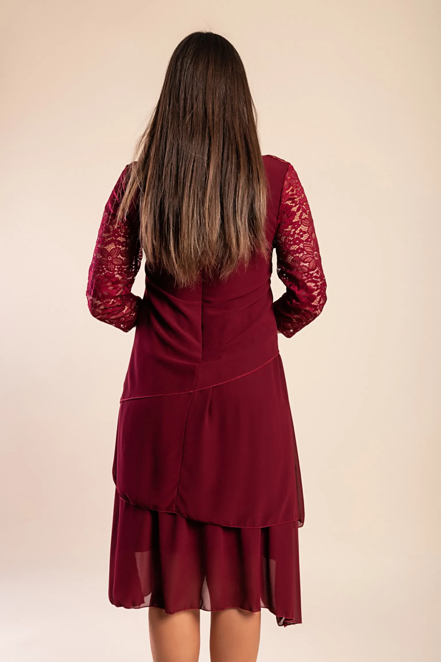Abito elegante con pizzo, bordeaux
