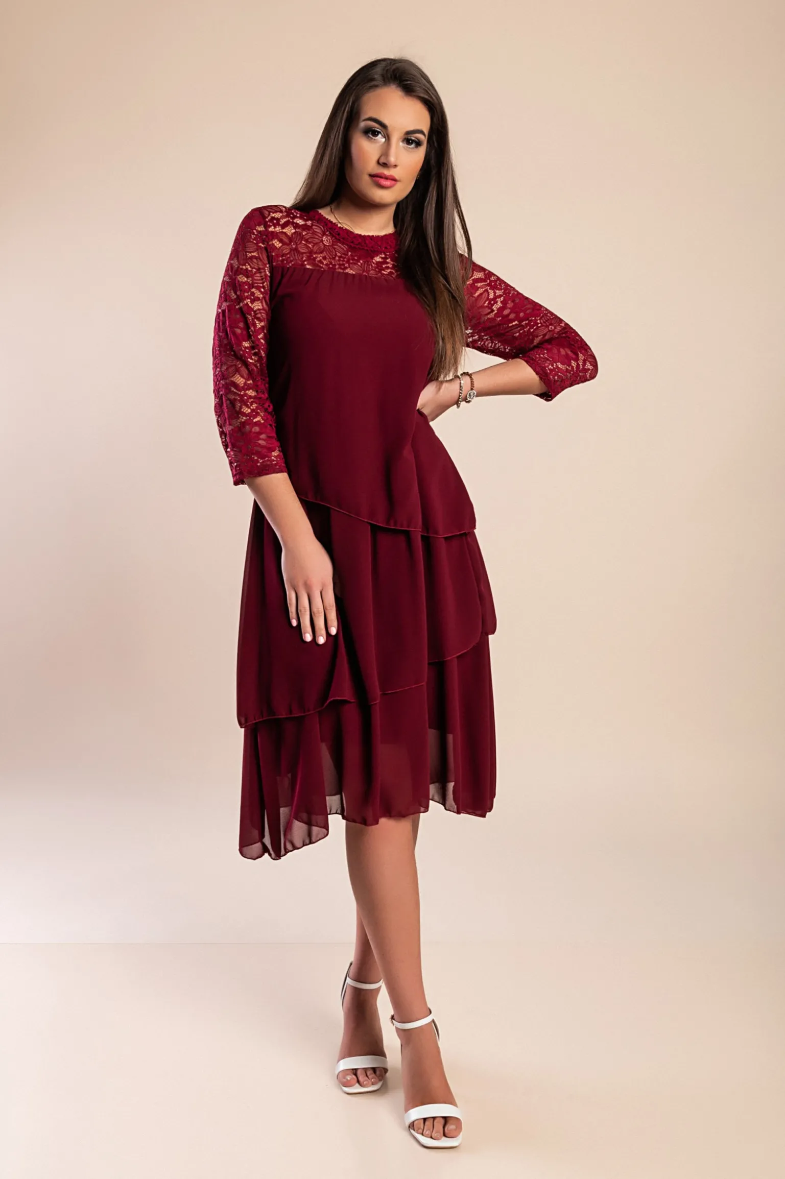 Abito elegante con pizzo, bordeaux
