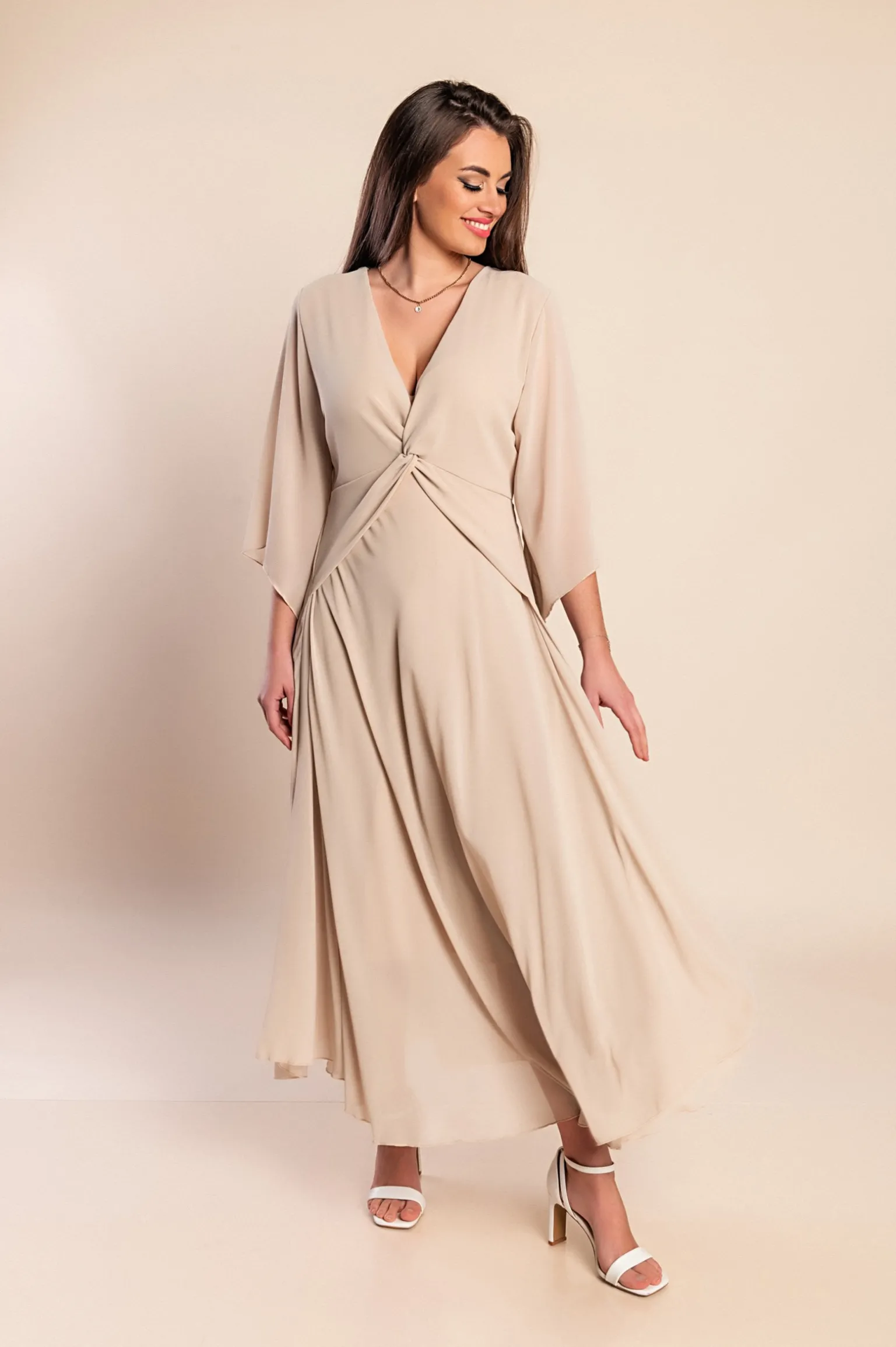 Abito lungo con scollo a V, beige