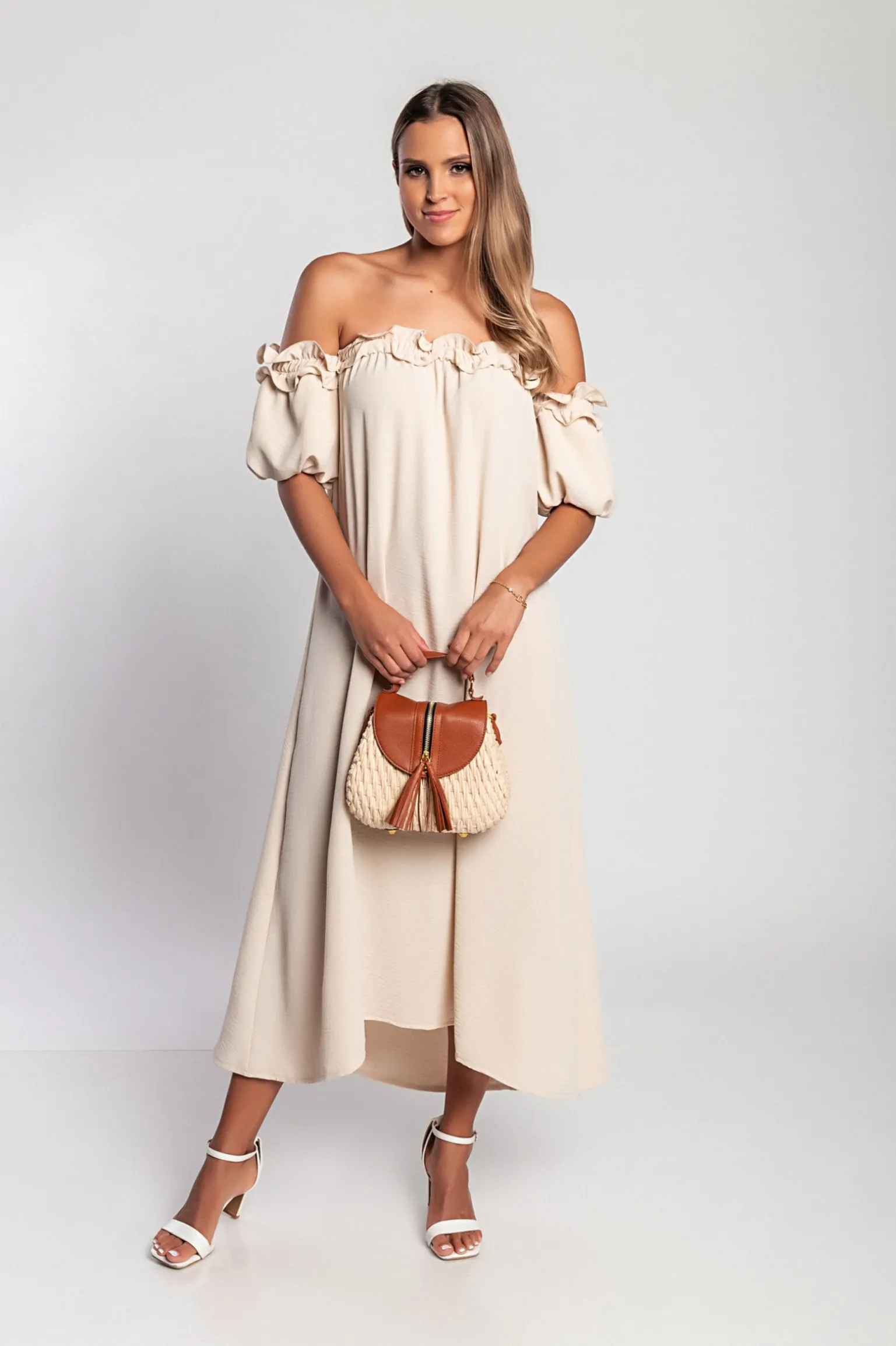 Abito lungo con volant, beige