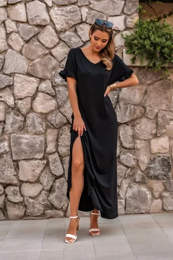 Abito lungo dal taglio ampio con scollo a