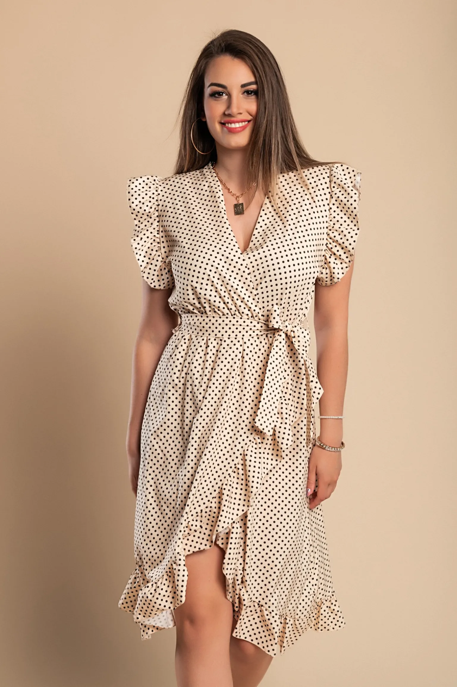 Abito midi a pois con dettagli arricciati, beige