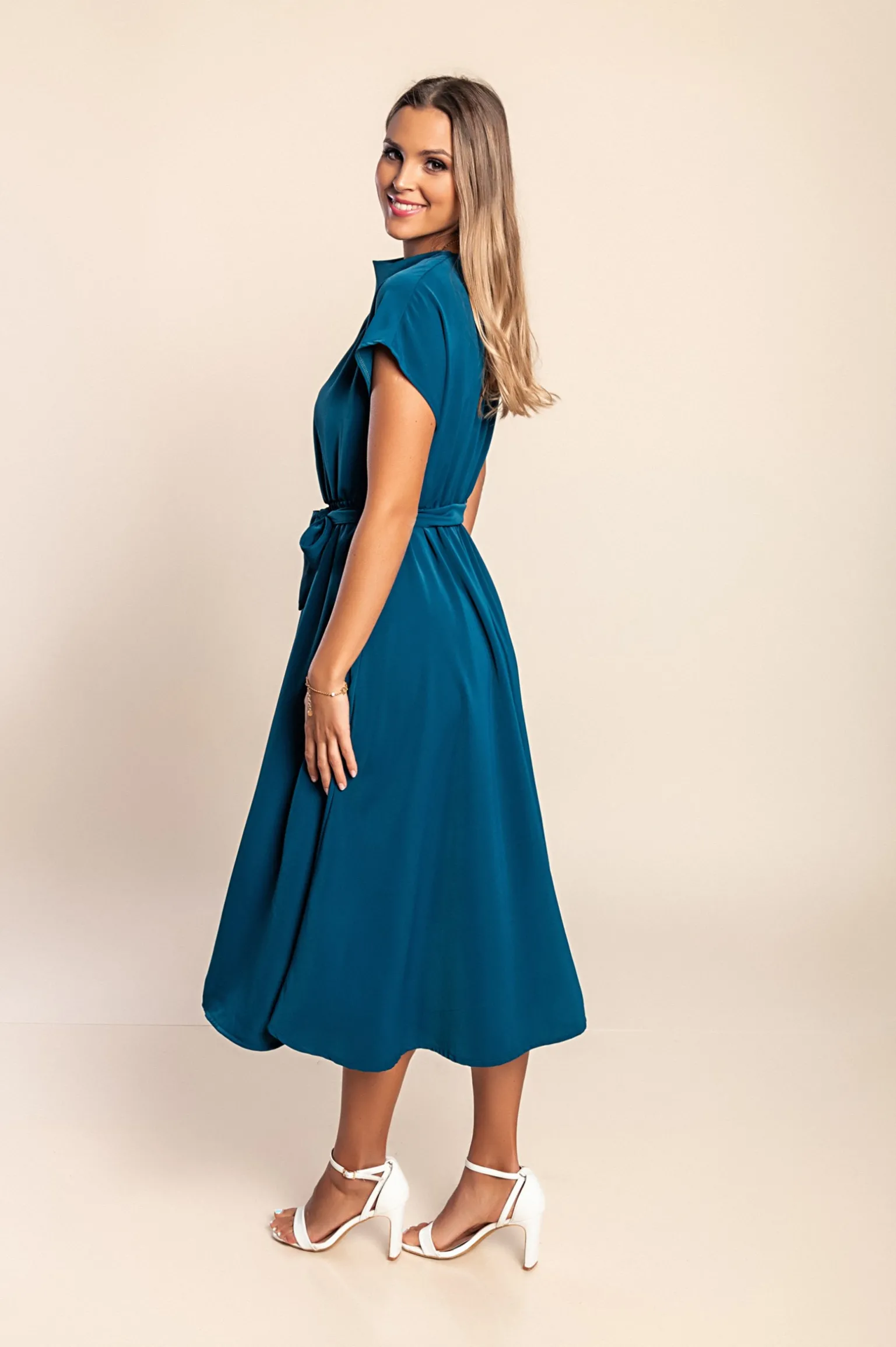 Abito midi con cintura, colore petrolio