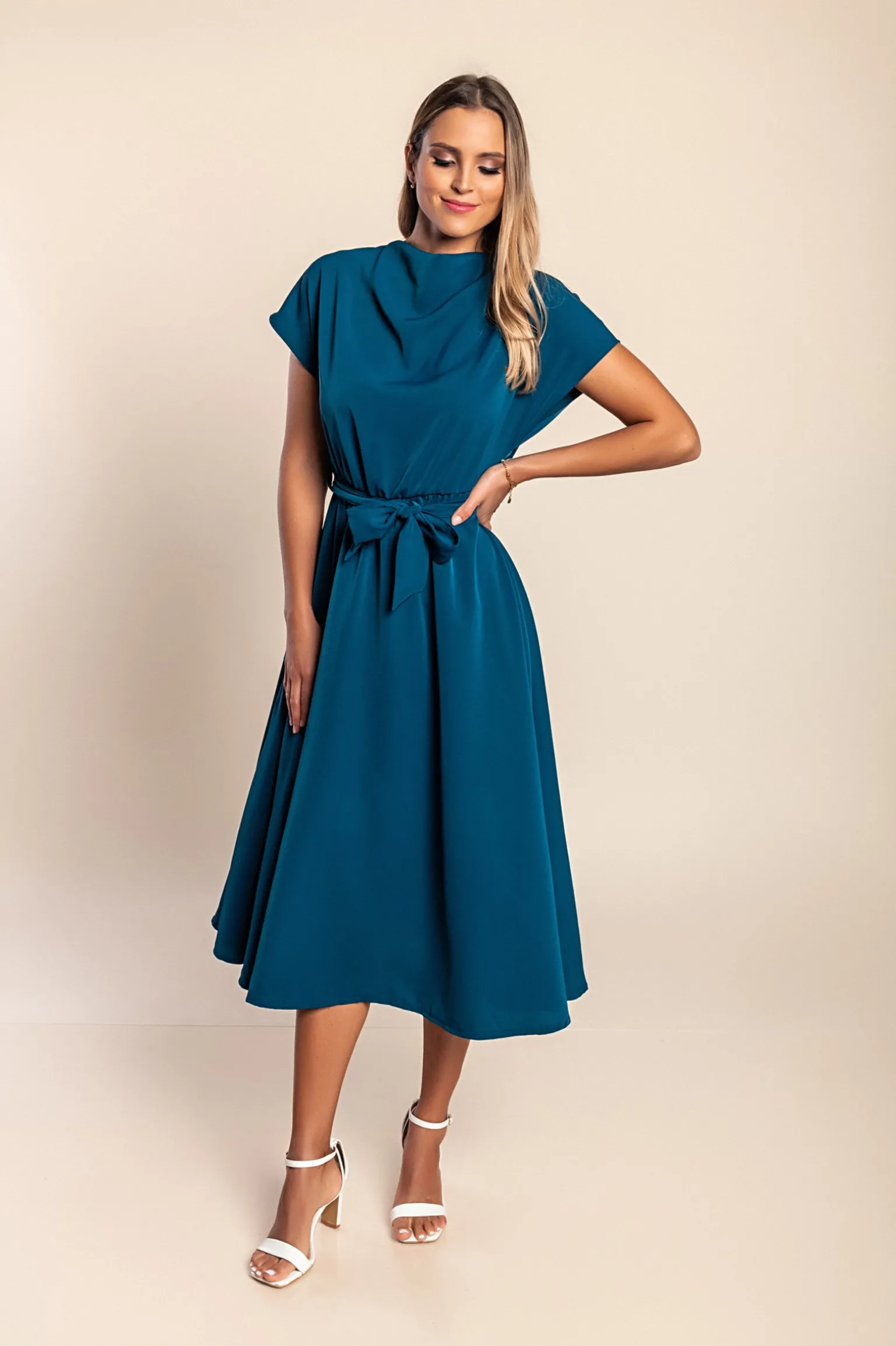 Abito midi con cintura, colore petrolio