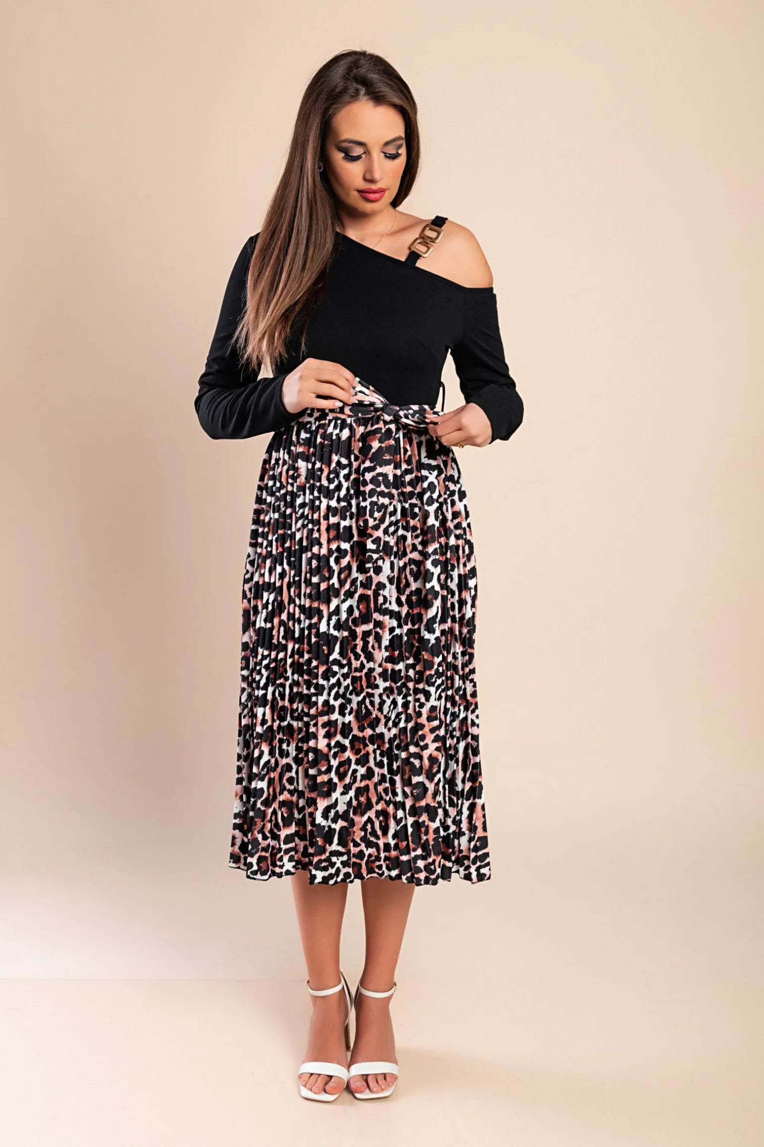 Abito midi con stampa leopardata, nero