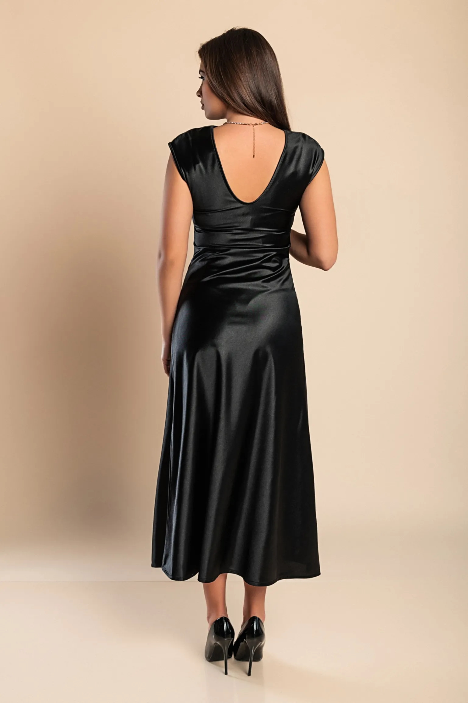 Abito midi in simil raso, nero
