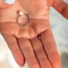 Anello con perla decorativa, colore argento