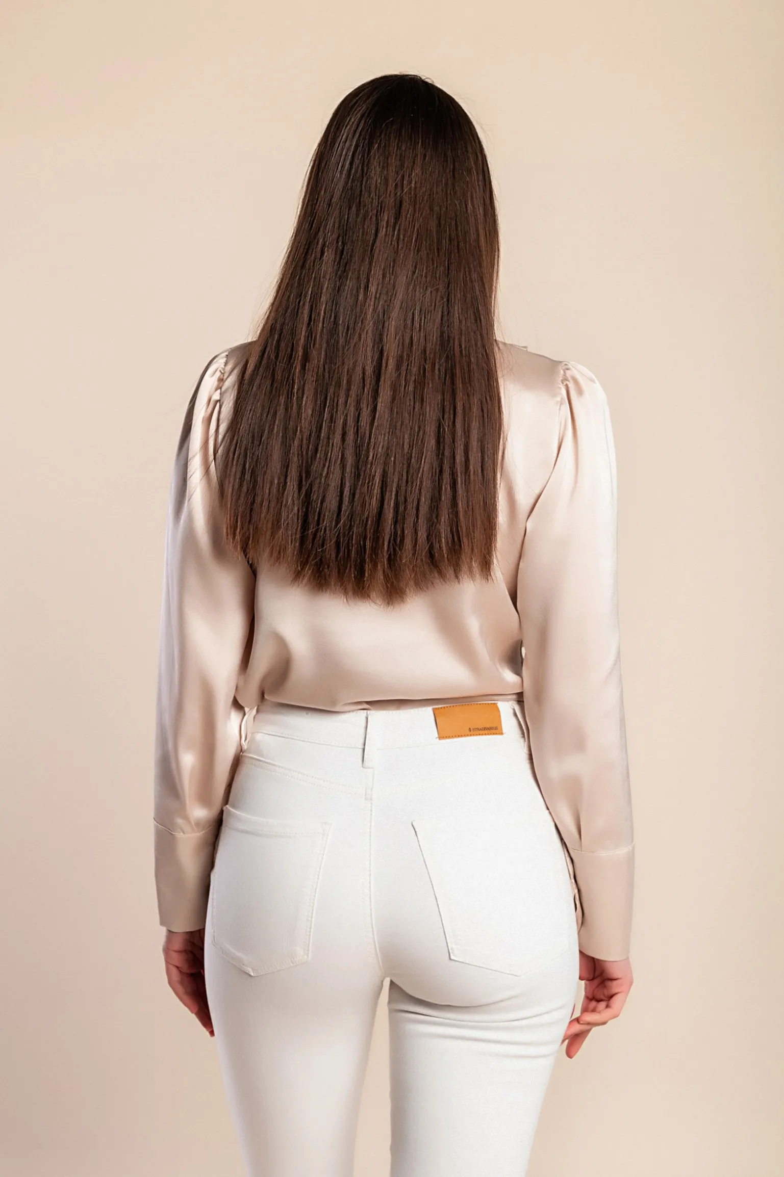 Blusa con scollo incrociato, beige