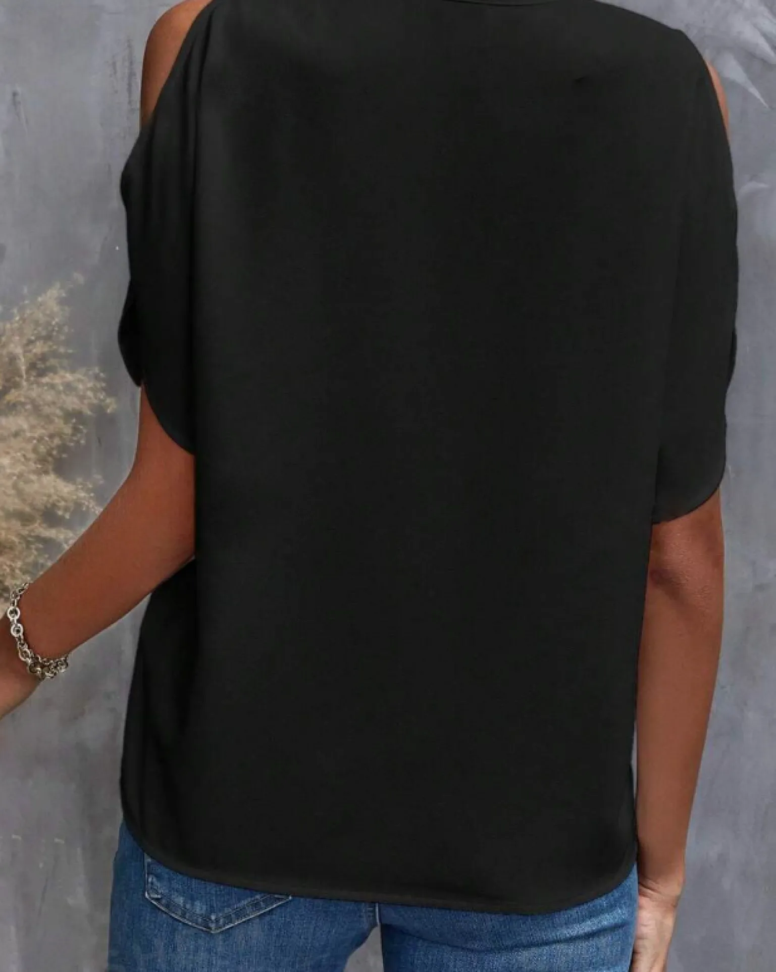 Blusa elegante ampia con scollo a "V", nera
