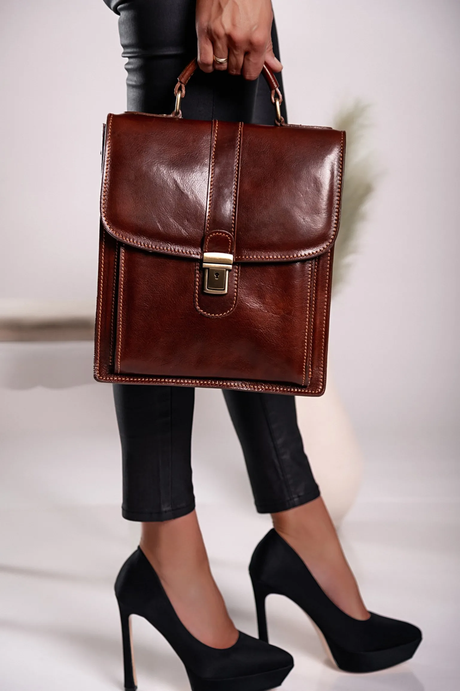 Borsa in pelle naturale Afrodita, marrone