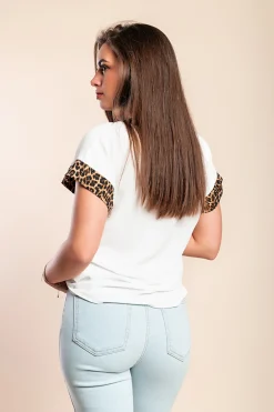 Camicetta con stampa leopardata, bianca