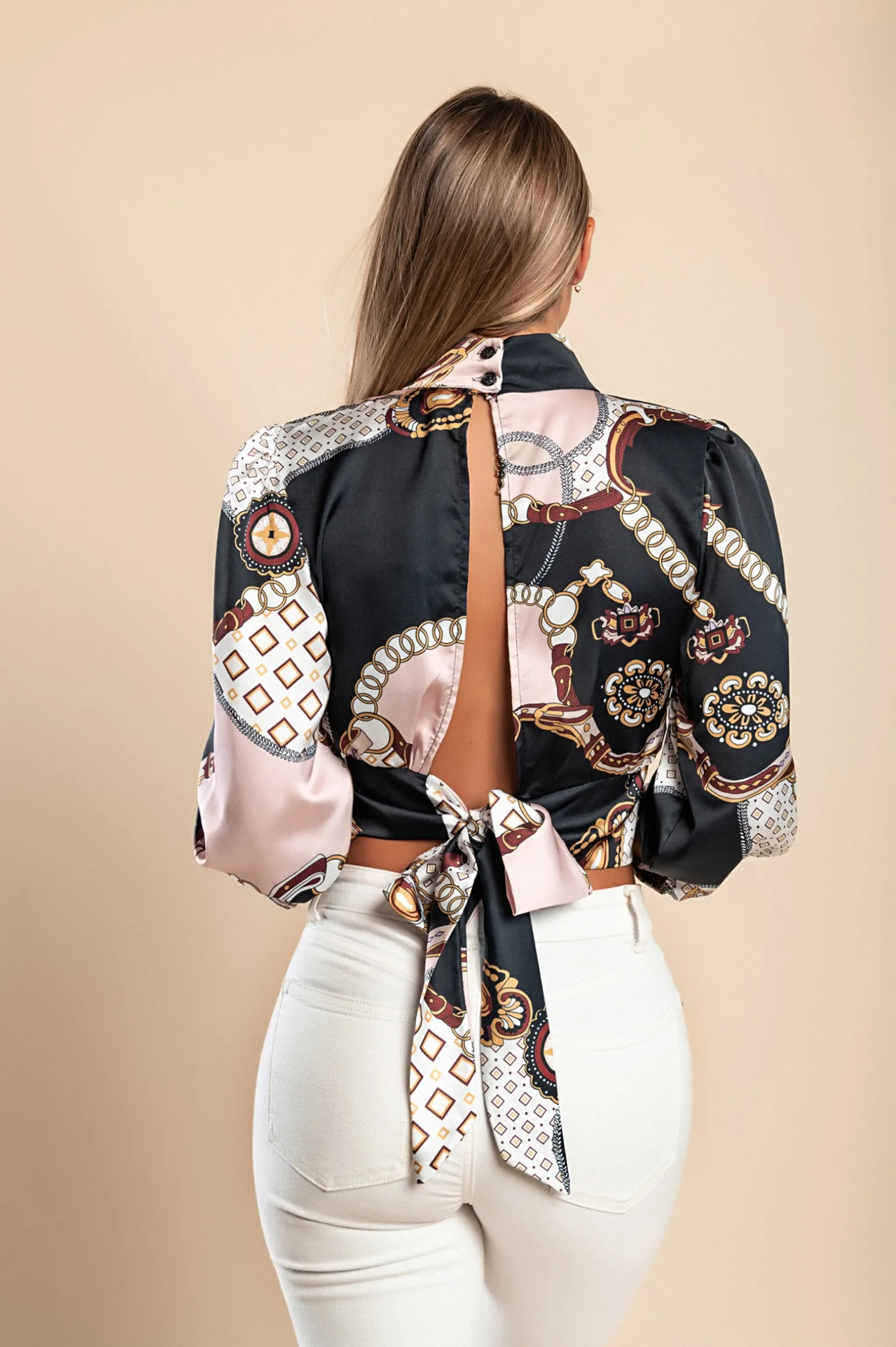 Camicia elegante con collo alto e maniche a campana Diezma, nero - rosa