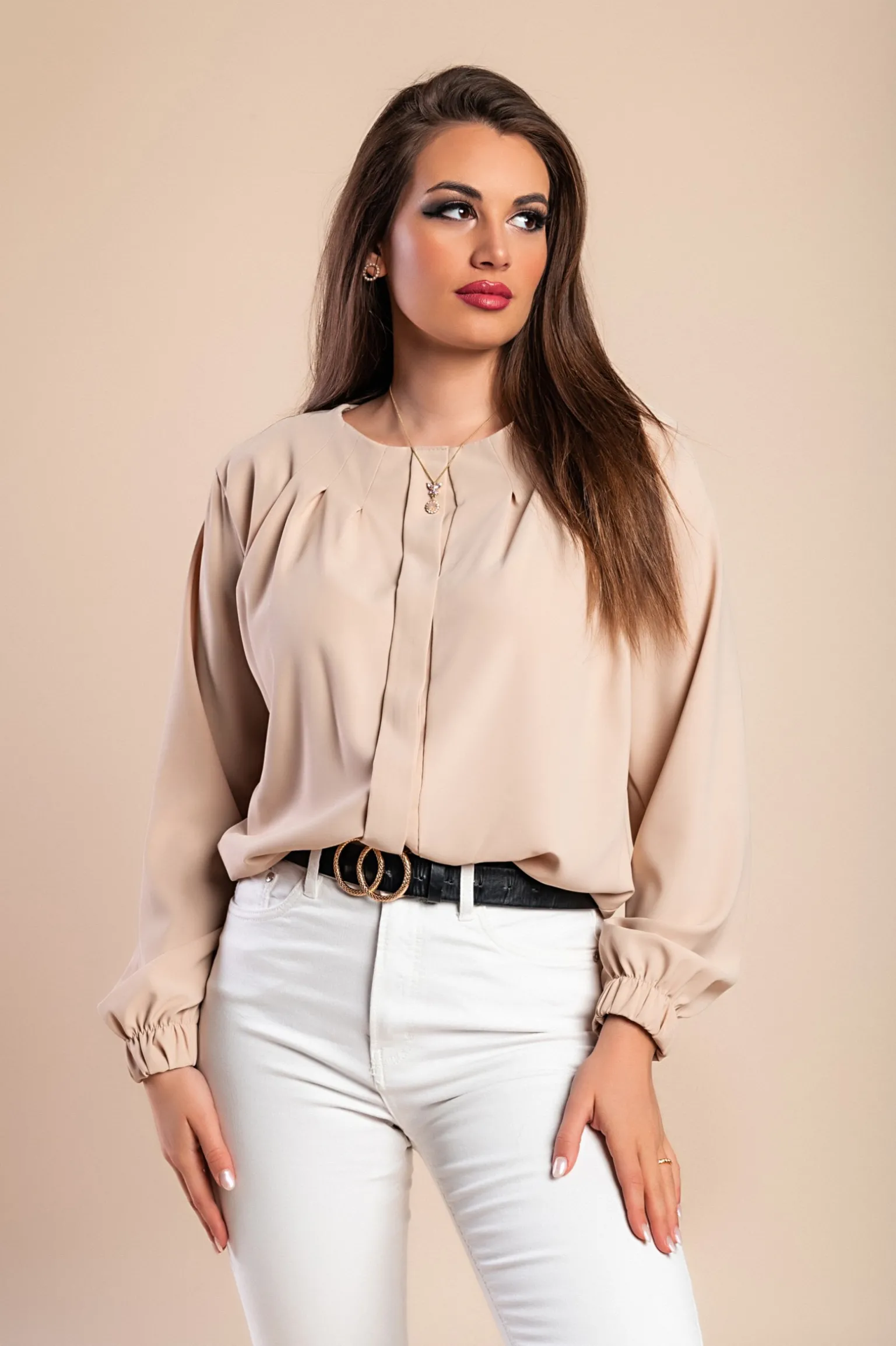 Camicia elegante con scollo rotondo, color kaki