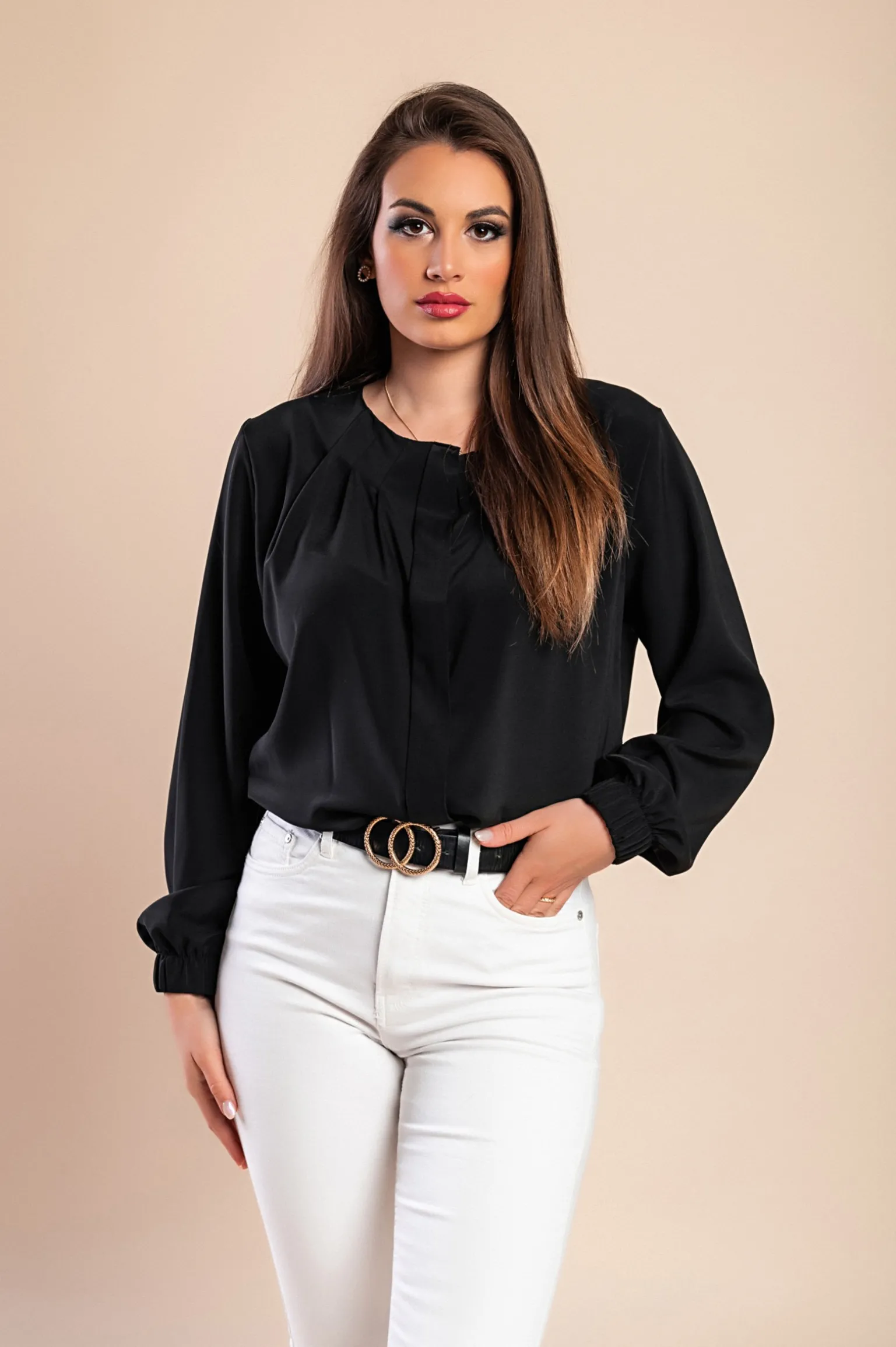Camicia elegante con scollo rotondo, nera