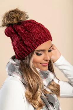 Cappello lavorato a maglia con paillettes, rosso