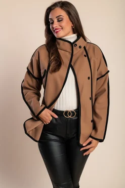 Cappotto corto elegante, color cammello