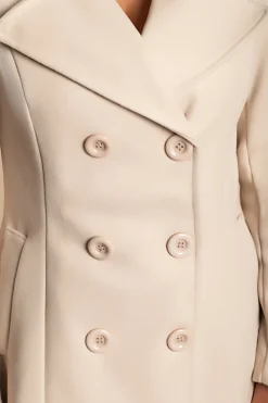 Cappotto elegante con bottoni, beige