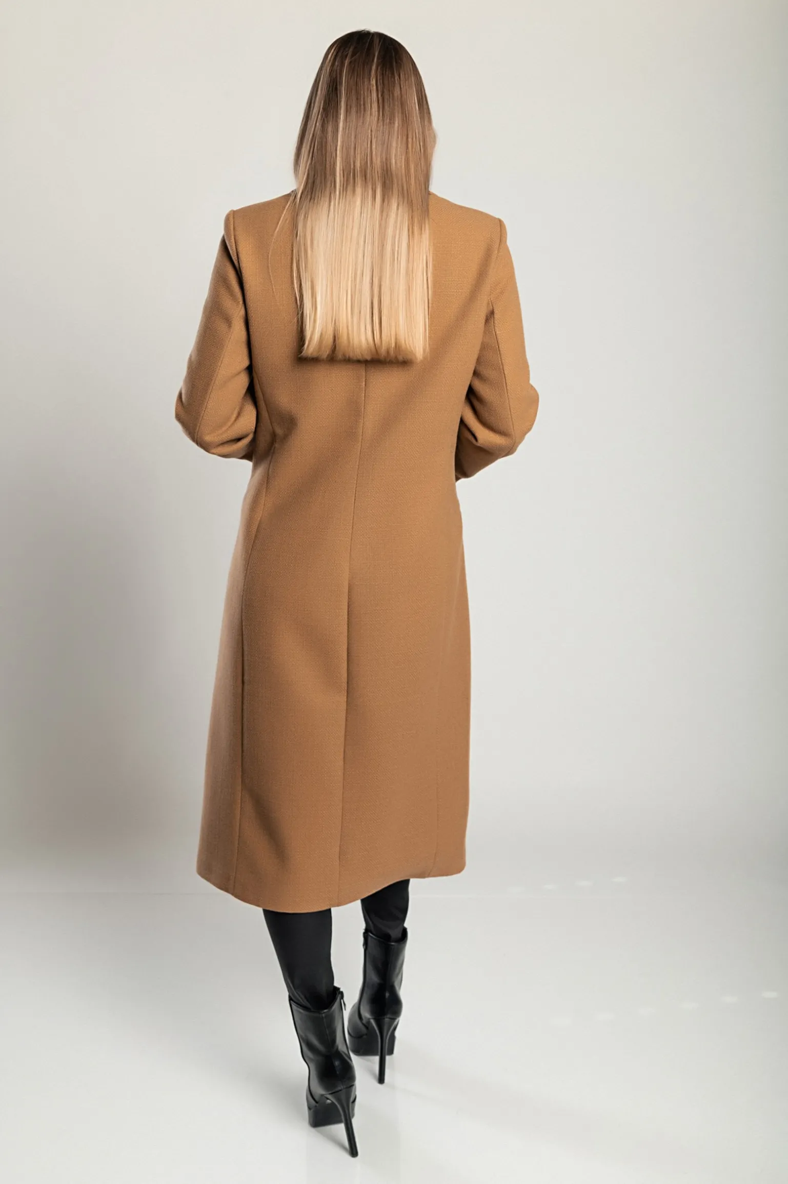 Cappotto lungo elegante, color cammello
