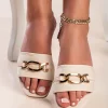 Ciabattine con dettaglio metallico, beige
