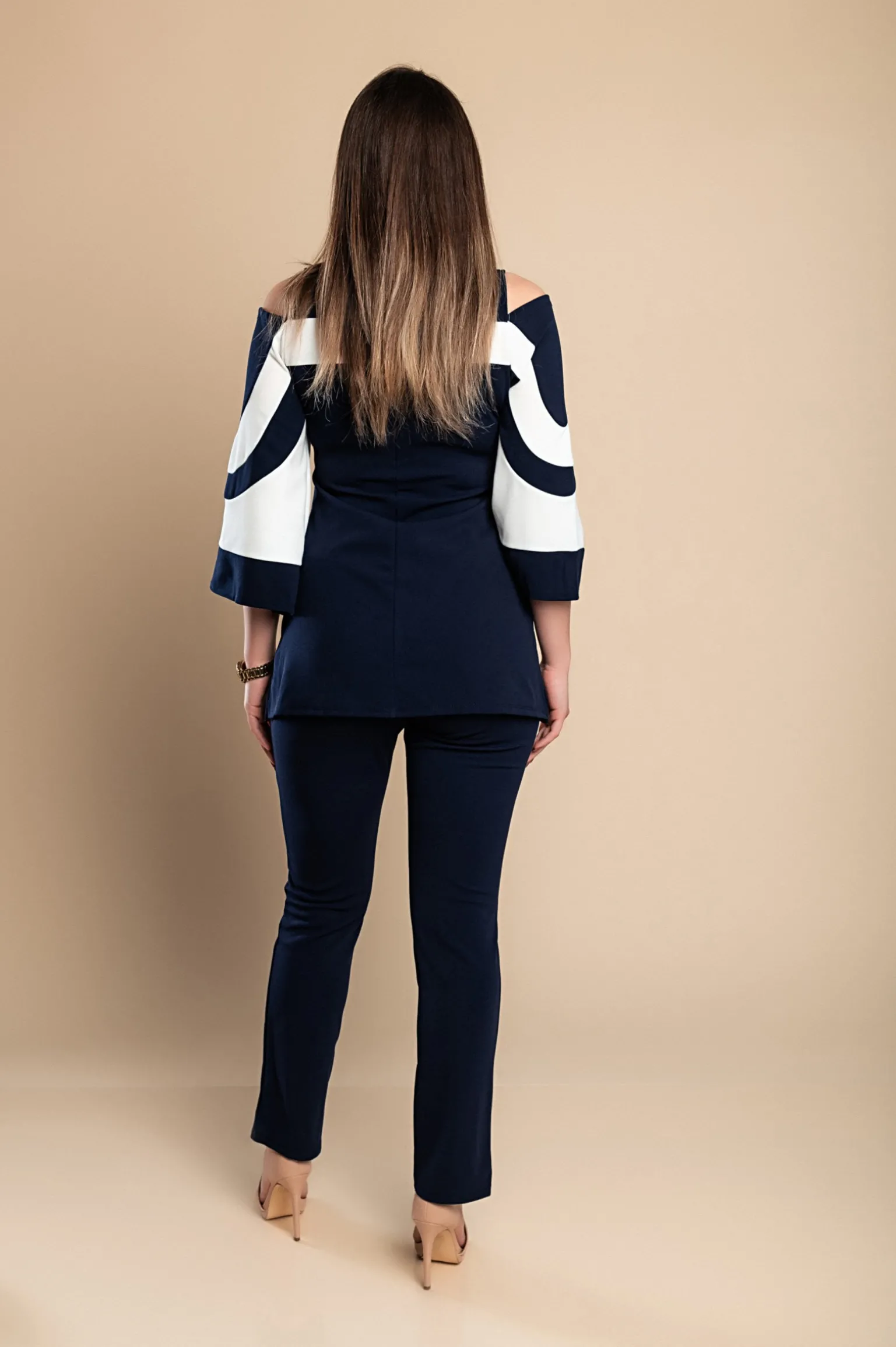 Competo elegante top con maniche a campana e pantaloni, blu scuro