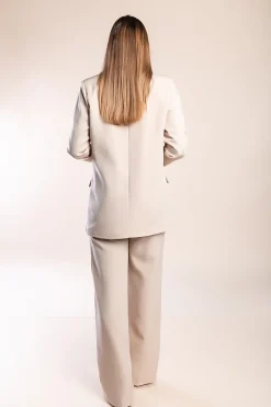 Completo giacca e pantaloni eleganti, beige
