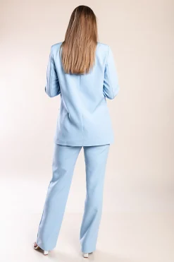 Completo giacca e pantaloni eleganti, di colore azzurro