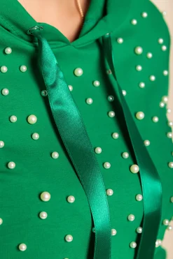 COMPLETO MAGLIETTA CON CAPPUCCIO E PANTALONE CON DETTAGLIATI DI PERLINE TINSELY, VERDE