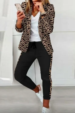 Completo pantalone con blazer elegante con stampa geometrica Nunzia, beige