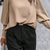 Elegante camicetta con bottoni, beige