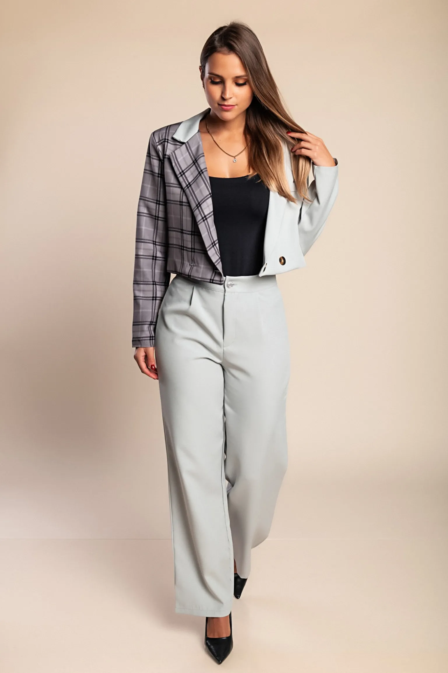 Elegante completo blazer e pantaloni a quadri, grigio