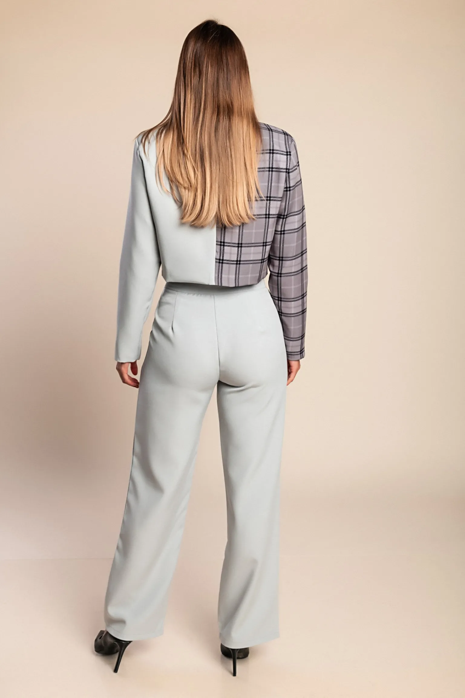 Elegante completo blazer e pantaloni a quadri, grigio