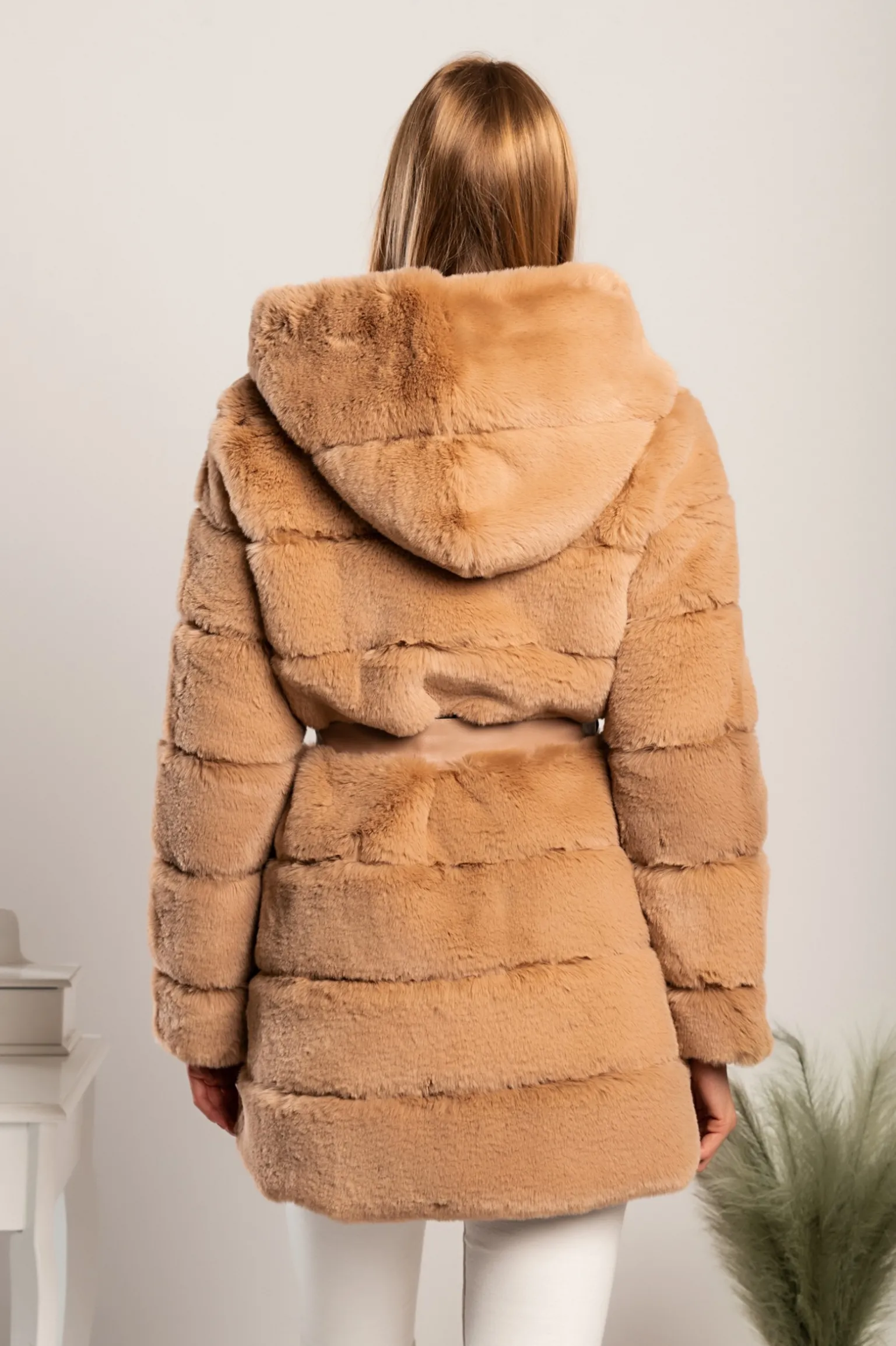 Elegante ecopelliccia Millene, cammello