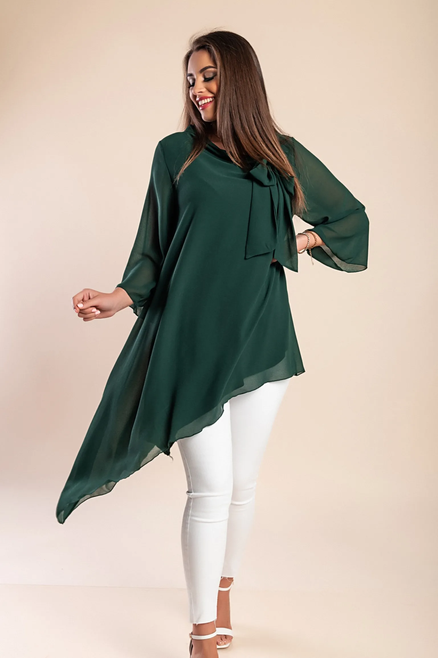 Elegante tunica in tessuto semitrasparente con fiocco decorativo Ginette, verde scuro