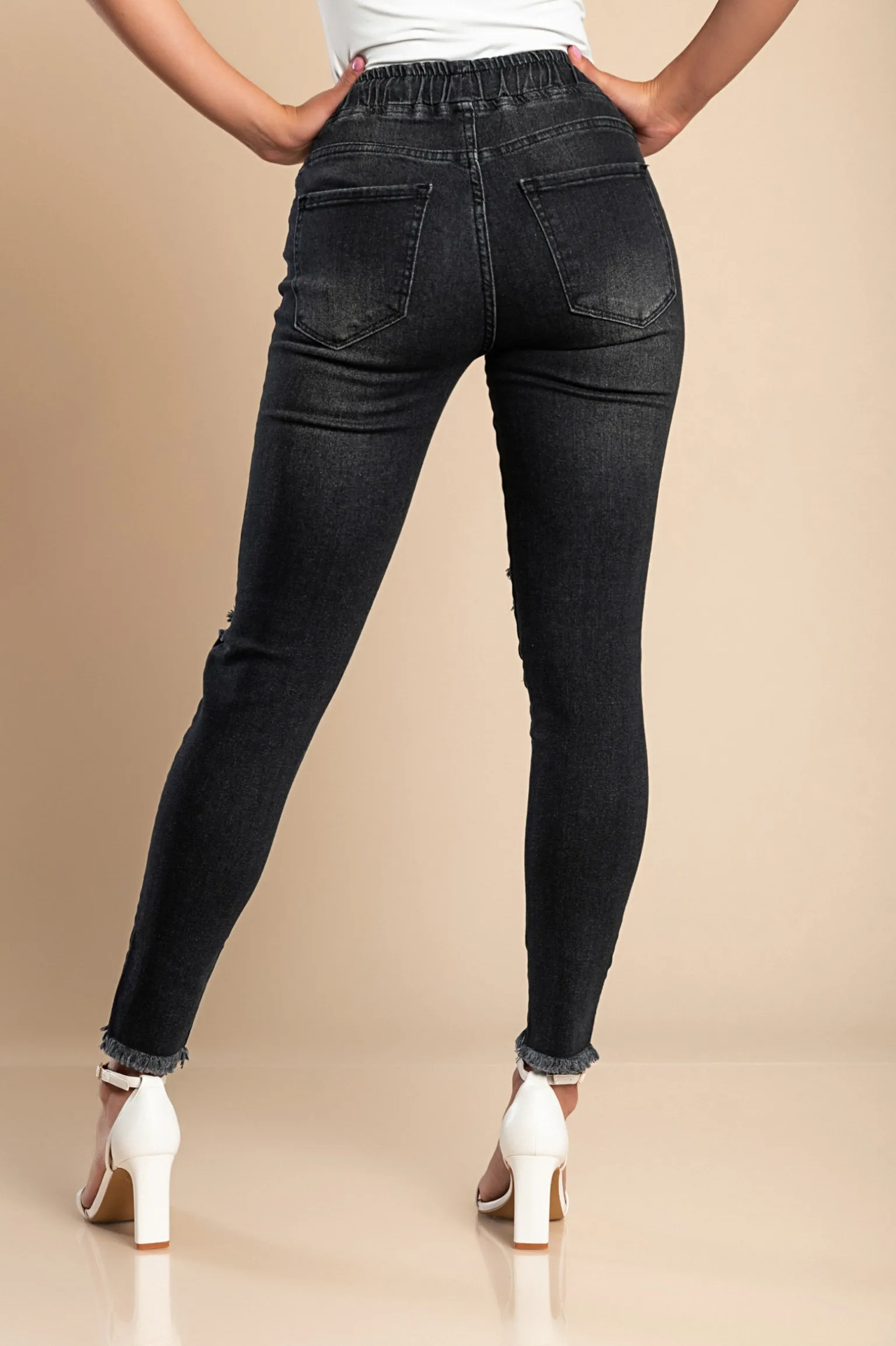 Jeans attillati a vita alta e spacchi Stefana, nero