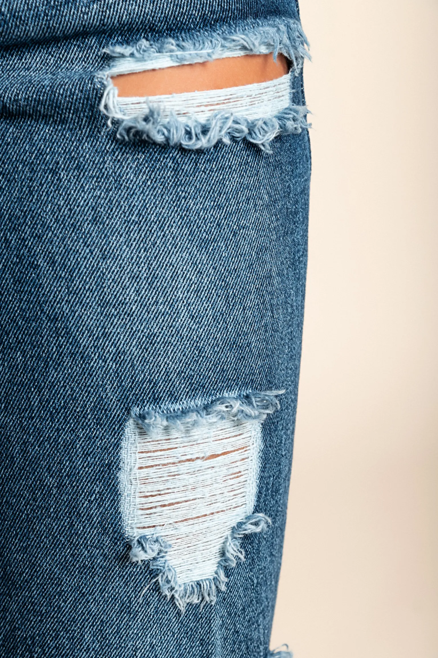 Jeans con dettagli strappati, blu