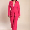 L'elegante Tailleur pantalone con cintura, rosa