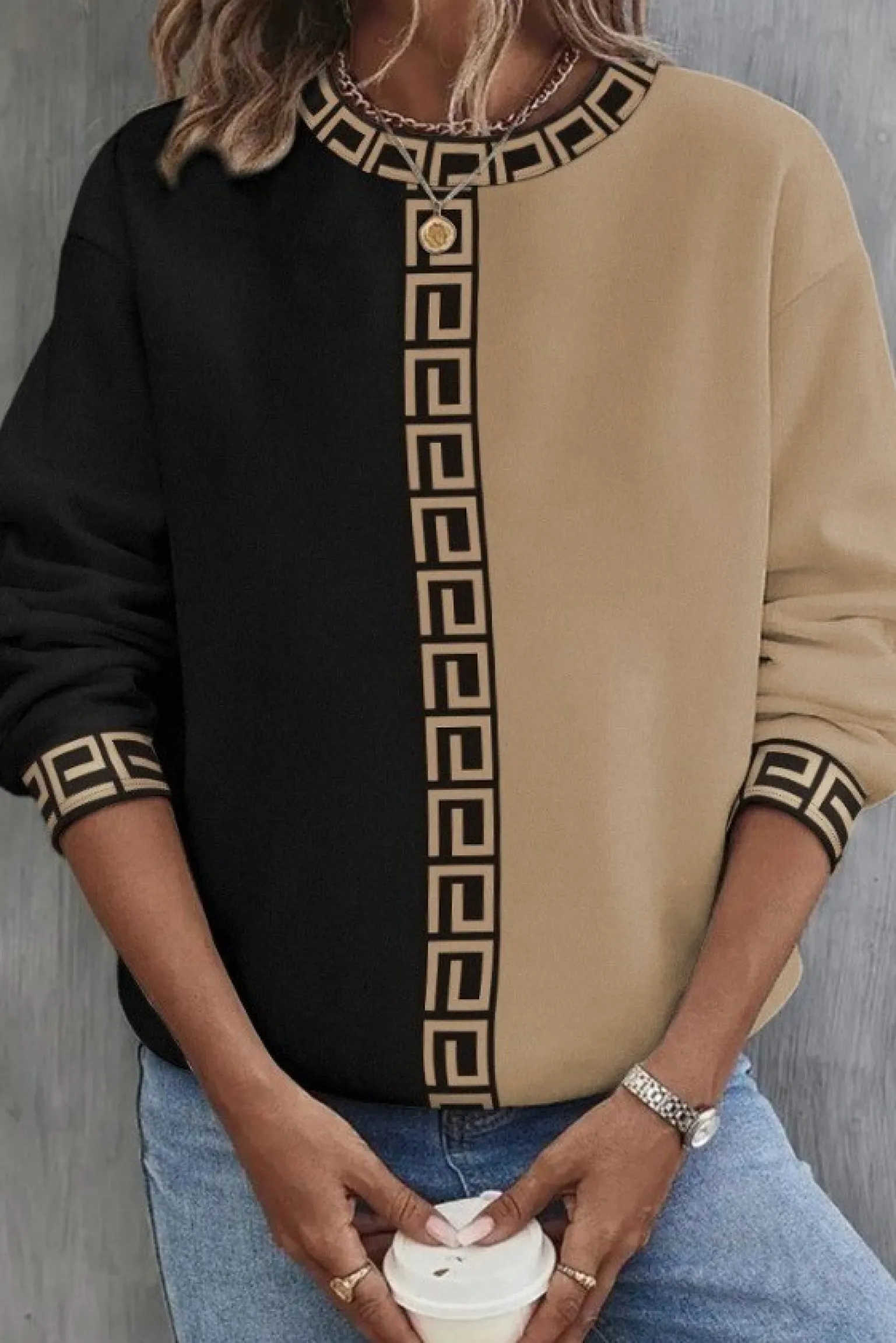 Maglia ampia con stampa geometrica, nero e beige