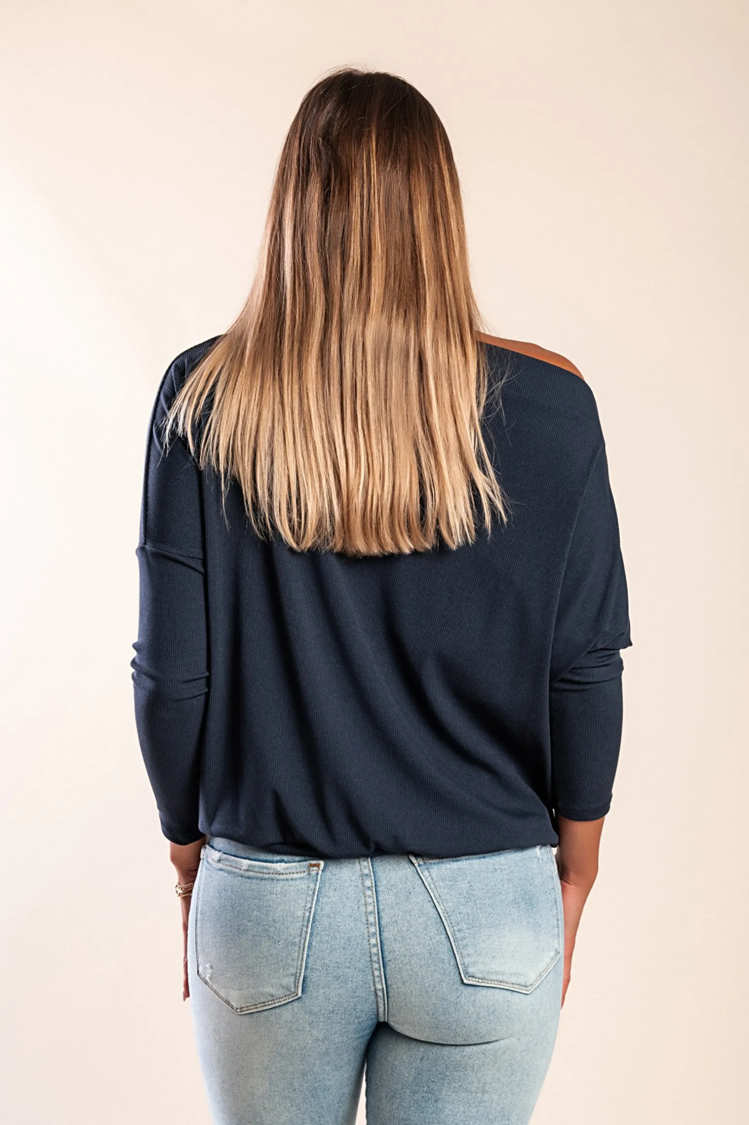 Maglietta oversize a maniche lunghe con scollo a barca DANICA Blu scuro