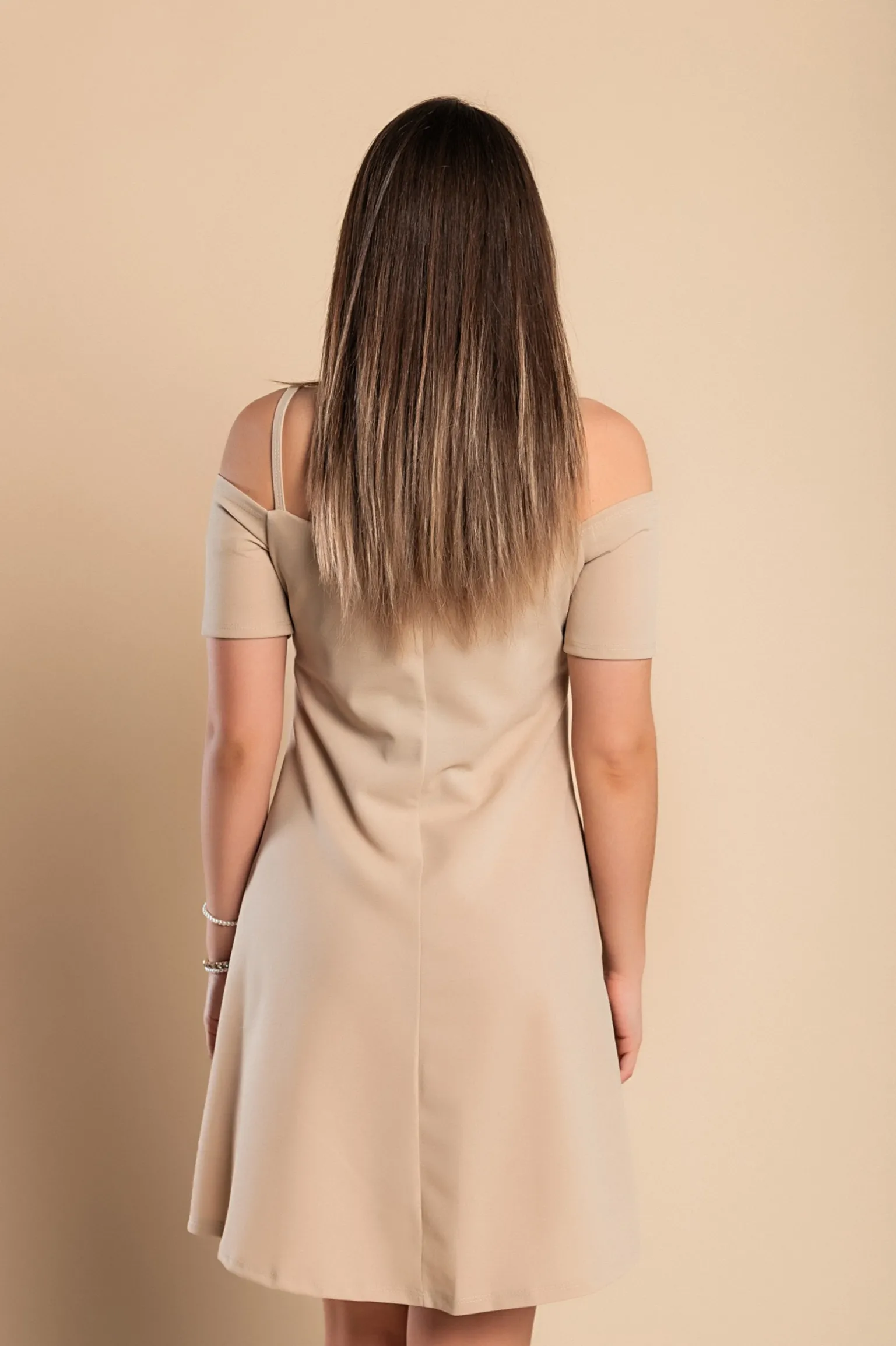 Mini abito ampio a maniche corte con spalline sottili decorative, CECINA, beige