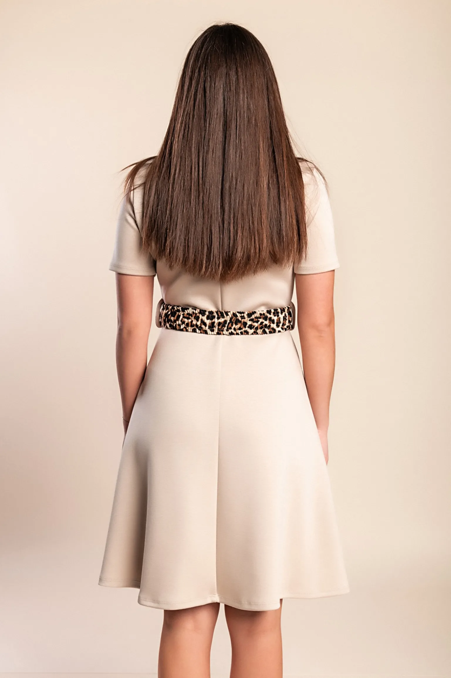 Mini abito con cintura, beige