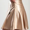 Minigonna elegante realizzata in simil raso, beige