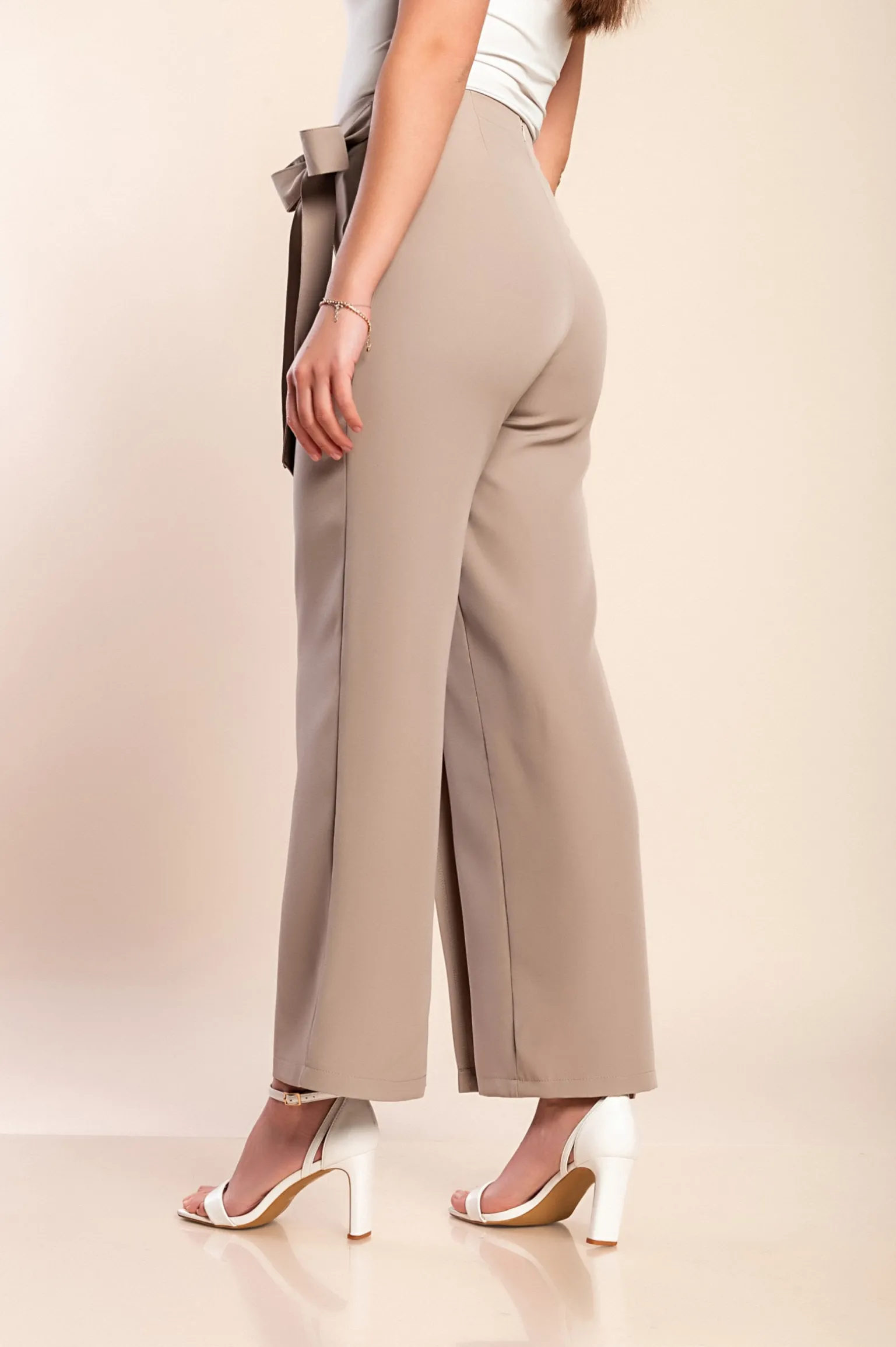 Pantaloni eleganti con volant, beige