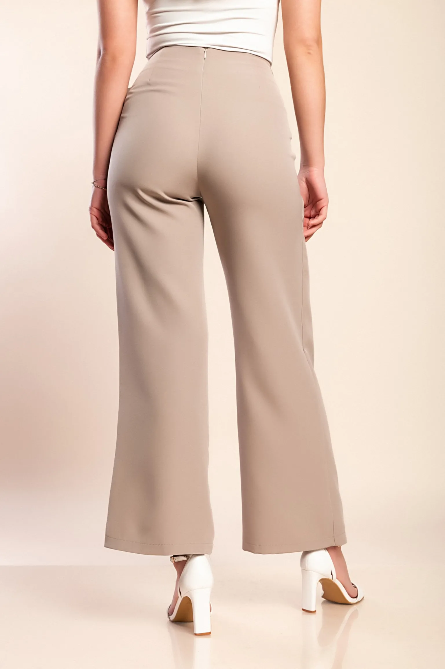 Pantaloni eleganti con volant, beige
