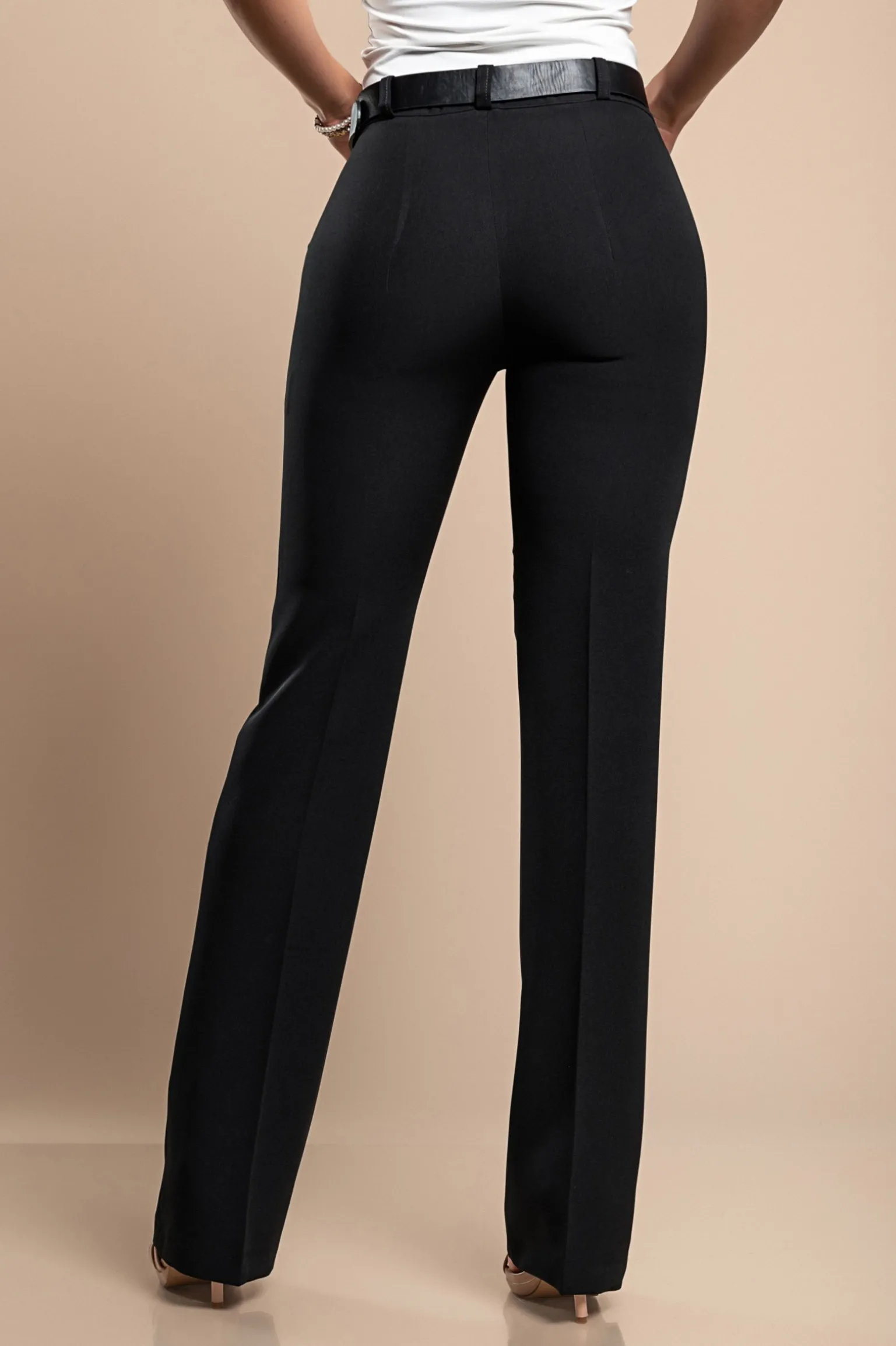 Pantaloni eleganti dal taglio dritto, neri