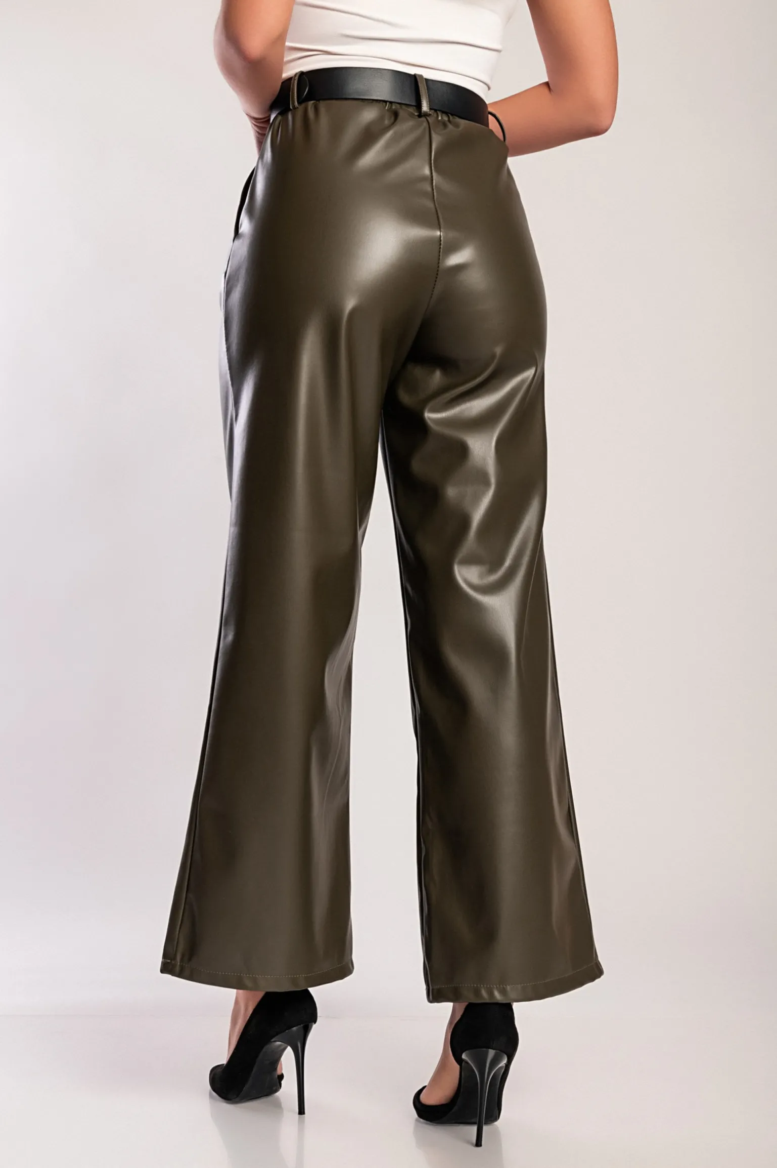 Pantaloni in similpelle, oliva