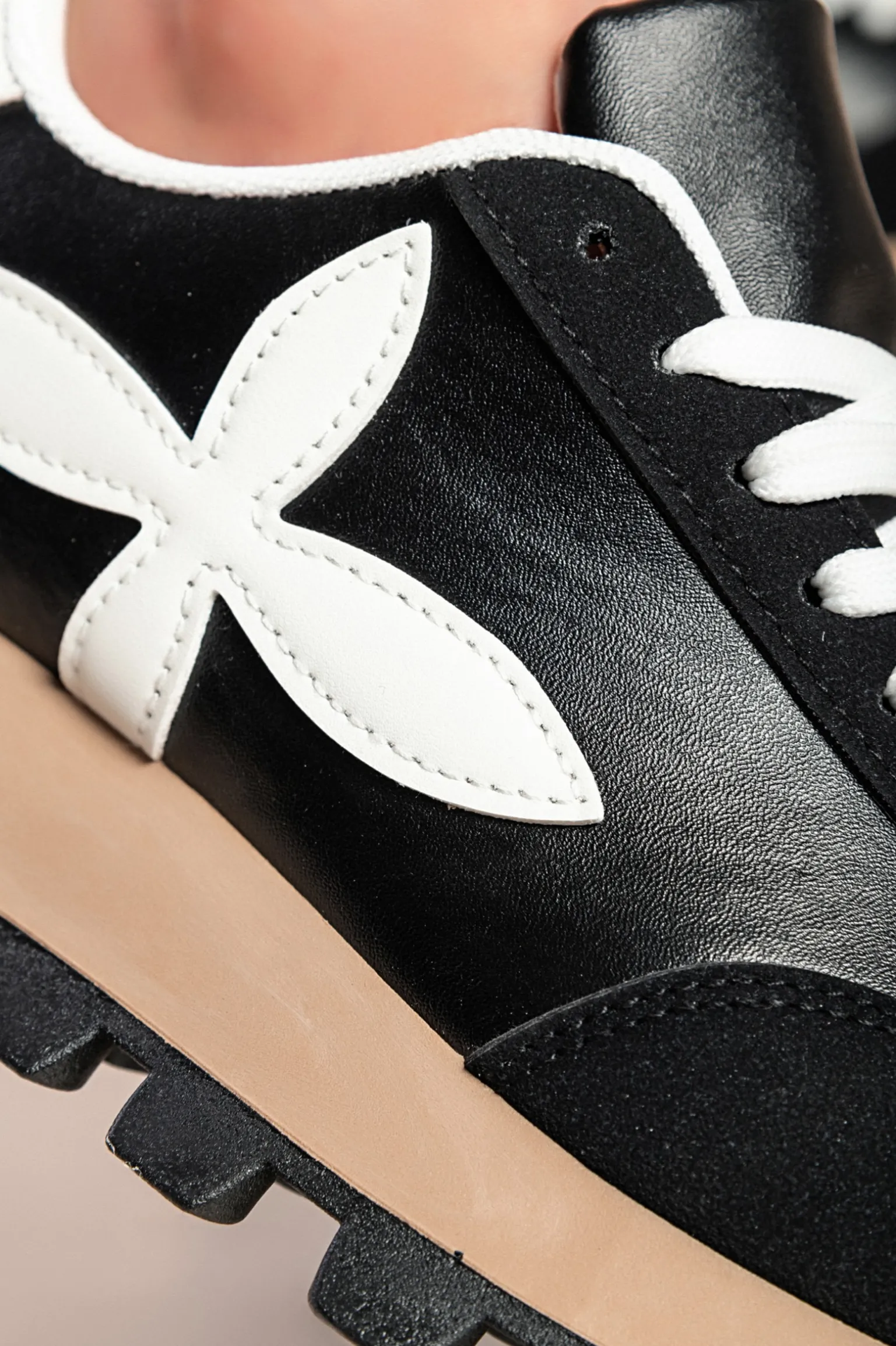 Sneakers alla moda, colore nero