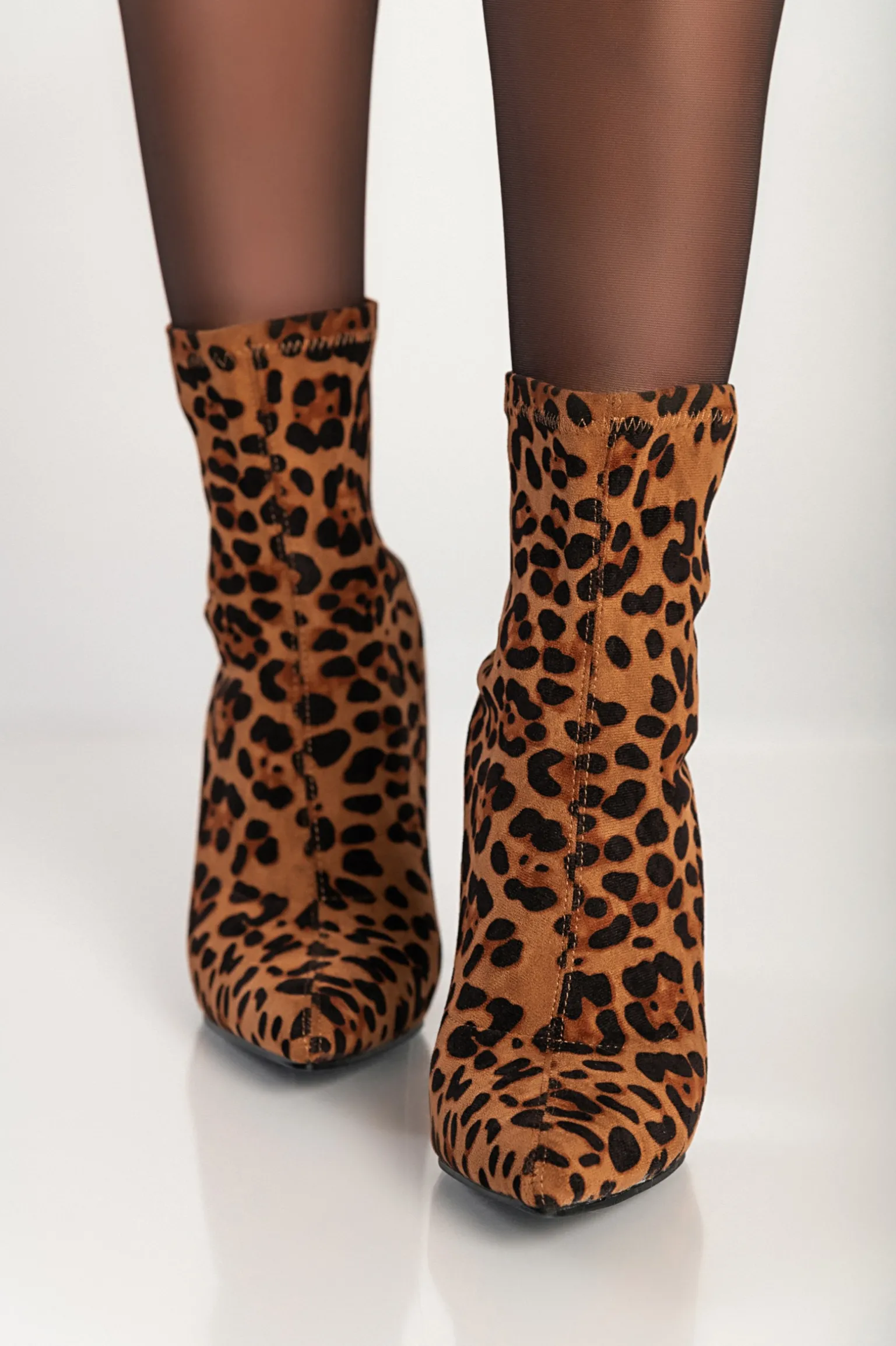 Stivaletti con tacco alto, leopardati