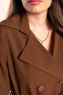 Trench corto con bottoni, cammello