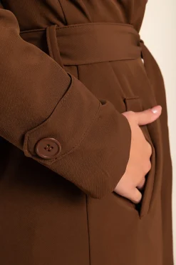 Trench elegante con bottoni, cammello